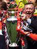 fergie_w_pl_trophy_20000506_1.jpg